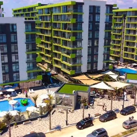Sunset Breeze - Pool & Langa Mare Năvodari