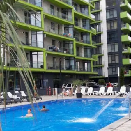 Sunset Breeze - Pool & Langa Mare Apartment Năvodari