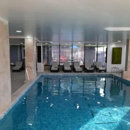 Sunset Breeze - Pool & Langa Mare Năvodari