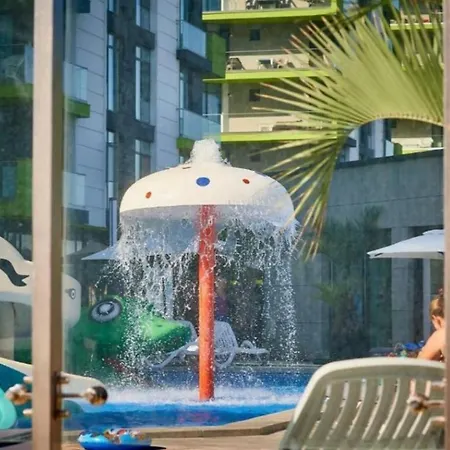 Sunset Breeze - Pool & Langa Mare Apartment