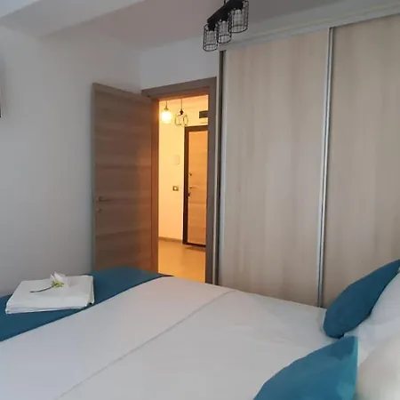 Sunset Breeze - Pool & Langa Mare Apartment *