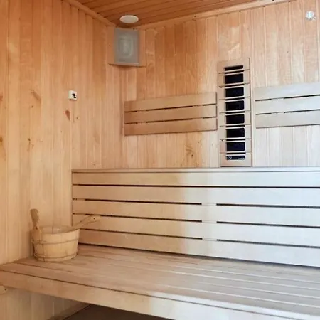 Sunset Breeze - Pool & Langa Mare Navodari