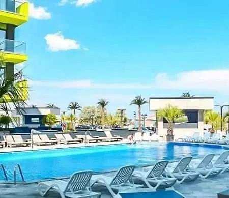 Sunset Breeze - Pool & Langa Mare Apartment