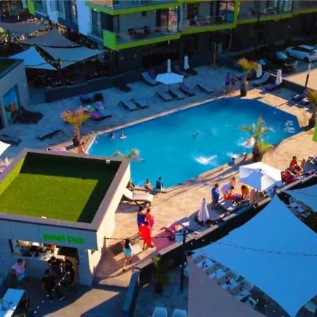 Sunset Breeze - Pool & Langa Mare Appartement *