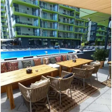Sunset Breeze - Pool & Langa Mare * Năvodari