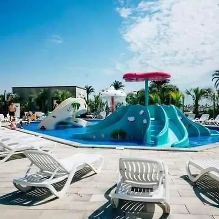 Sunset Breeze - Pool & Langa Mare Appartement Năvodari