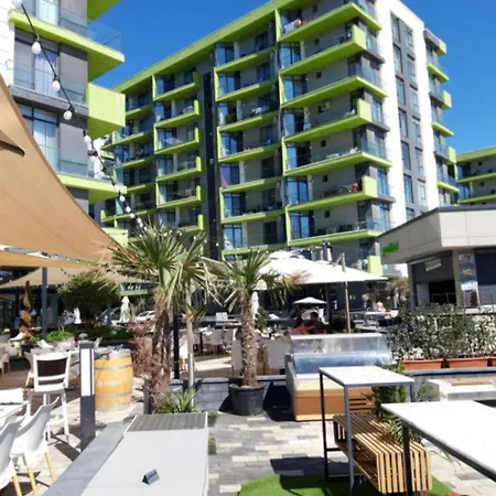 Sunset Breeze - Pool & Langa Mare Apartment