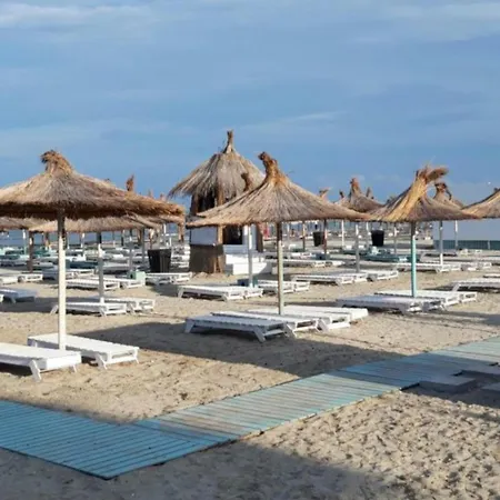 Sunset Breeze - Pool & Langa Mare *